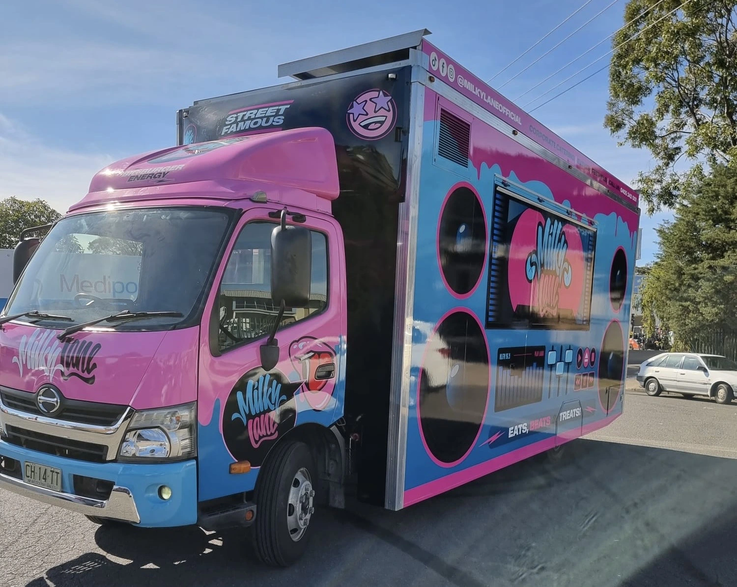 Original daytime photograph of the current Milky Lane truck